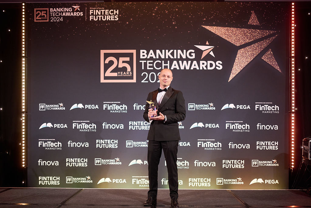 Sergio receiving prize